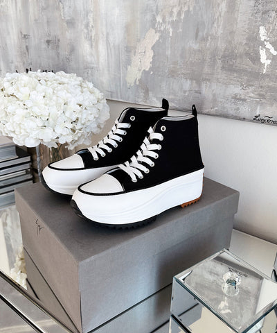 Adelia - Klassieke Zwarte High-Top Sneakers