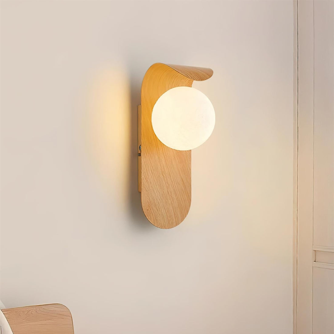 Naoren – Wood Effect Spherical LED Wall Light